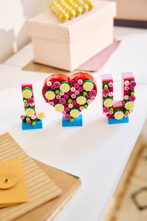 LEGO 40867 Les lettres LOVE — visuel 8 sur 8