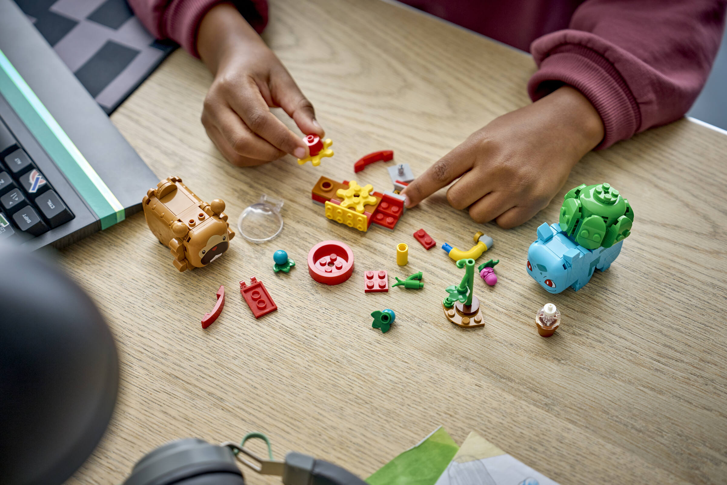 SMART Play™: Berry Bash with Bulbasaur and Bidoof 72155 | Pokémon