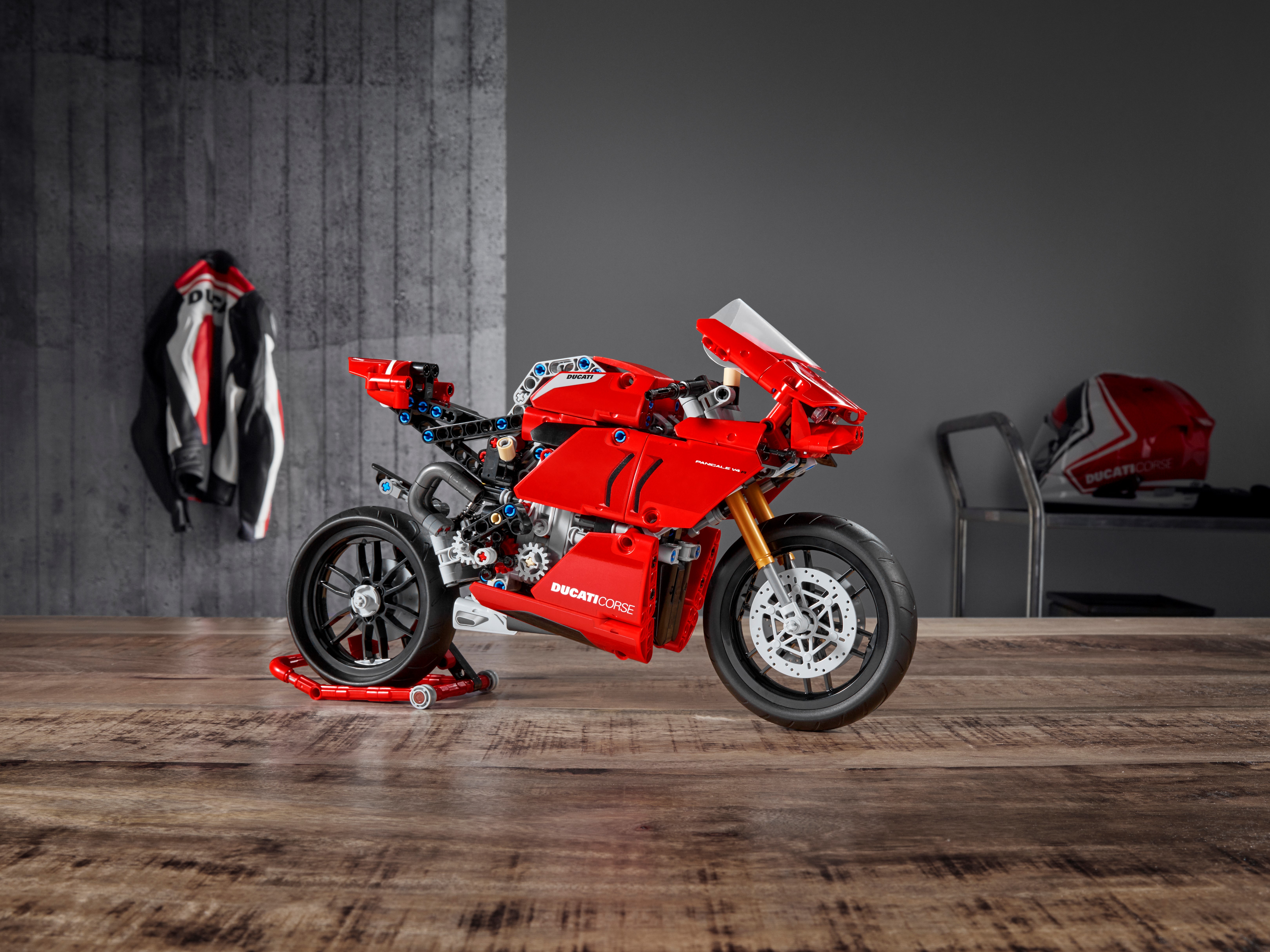 LEGO Technic: Ducati Panigale V4 R Modèle Réduit Moto pour Adultes(42107)  Toys