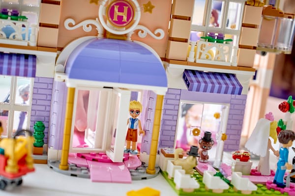Heartlake City Grand Hotel - Image 14