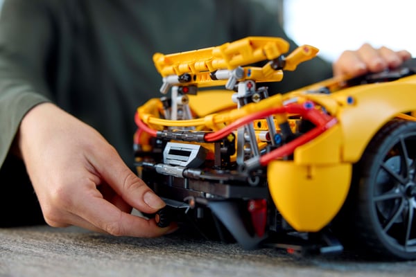LEGO 42172 McLaren P1™ — visuel 8 sur 8
