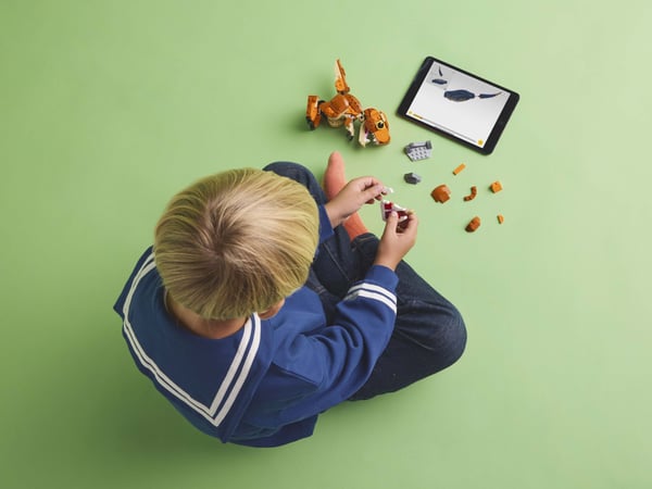 LEGO 76967 Petite Mangeuse : la femelle T. rex — visuel 7 sur 8