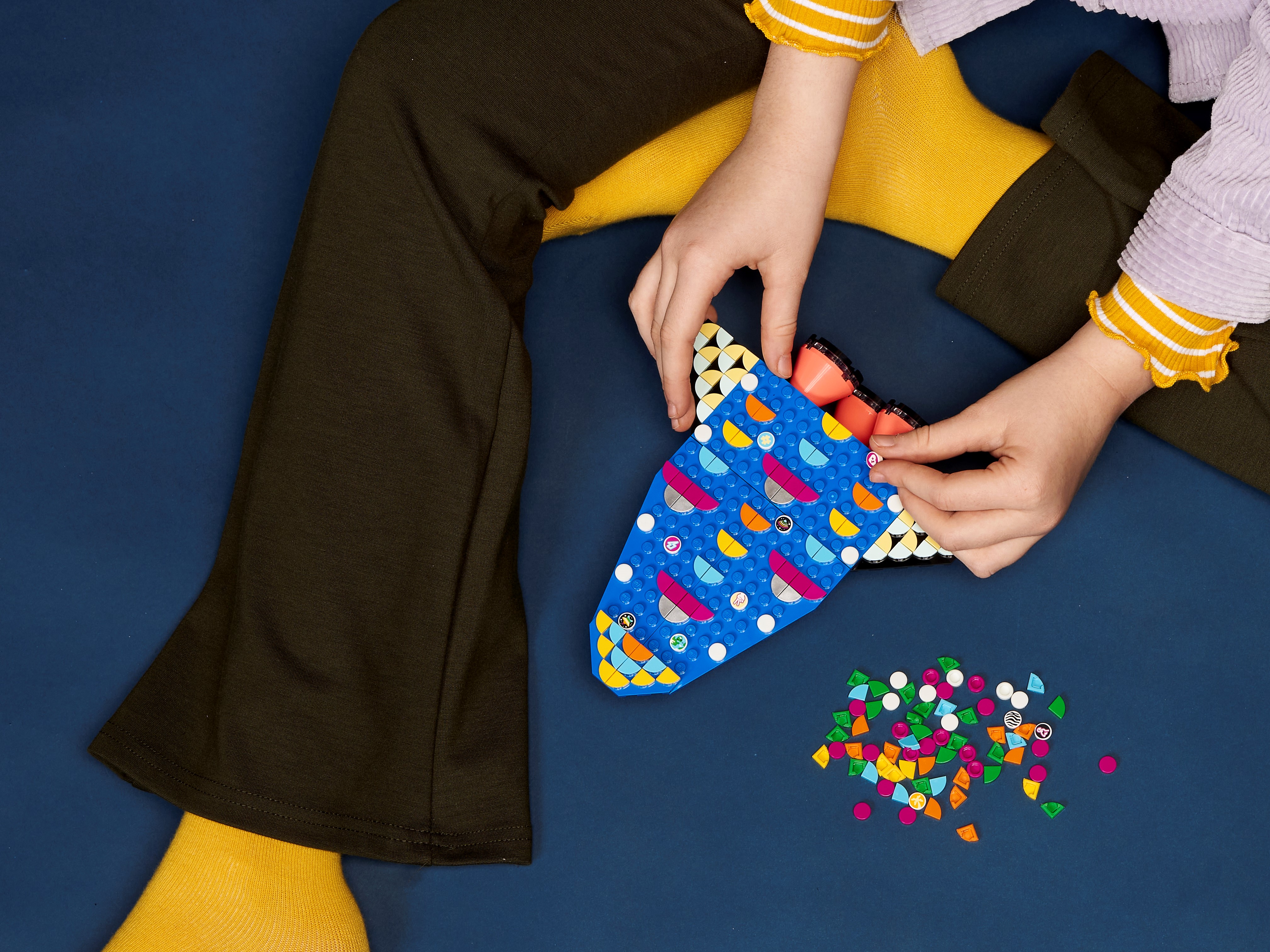 【新品】レゴドッツ タイル 大量 23色×5種 2，491個 レビューレゴ(R)ドッツ 動物テーマの追加タイルシリーズ第4弾