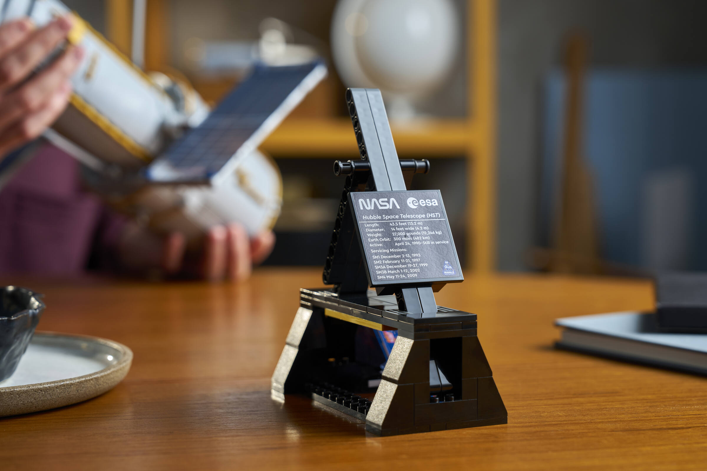 ハッブル宇宙望遠鏡 11382 | LEGO® Icons |レゴ®ストア公式オンライン