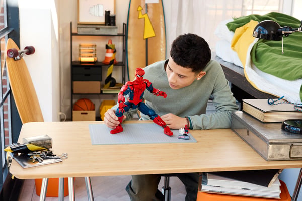 LEGO 76346 Spider-Man, la figurine de héros — visuel 7 sur 8