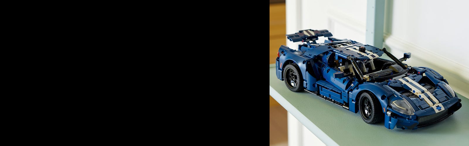 LEGO Technic 2022 Ford GT 42154 Car Model Kit for Adults to Build,  Collectible Set, 1:12 Scale Supercar with Authentic Features, Gift Idea  That Fuels