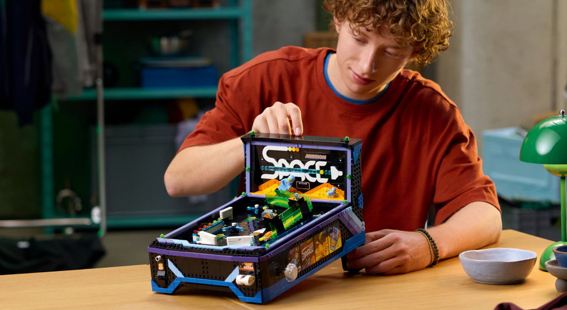 Heddon Pal リメイク Game on with the New LEGO® Icons Arcade Pinball Machine