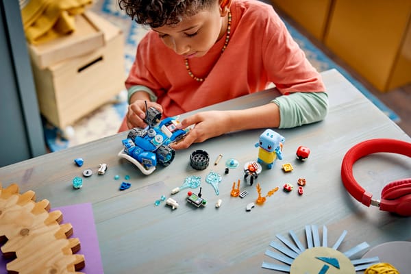 SMART Play™: Trainer's Buggy Adventure with Squirtle - Image 12