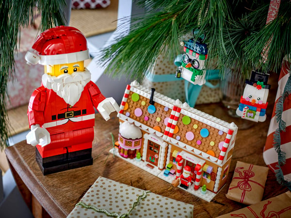 LEGO 40820 Minifigurine du Père Noël grand format — visuel 6 sur 7
