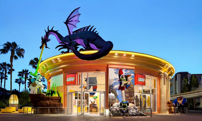Details - LEGO® Downtown Disney® District