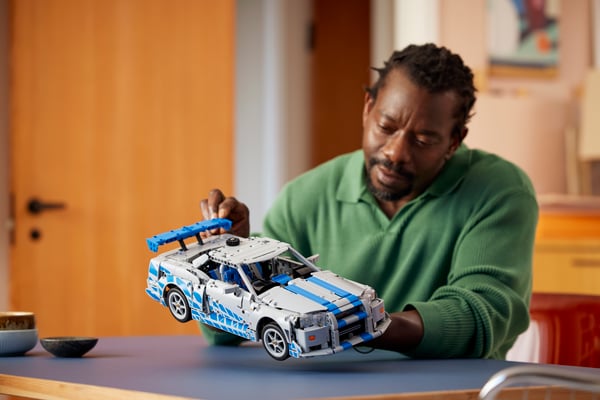LEGO 42210 Voiture Nissan Skyline GT-R (R34) 2 Fast 2 Furious — visuel 7 sur 8