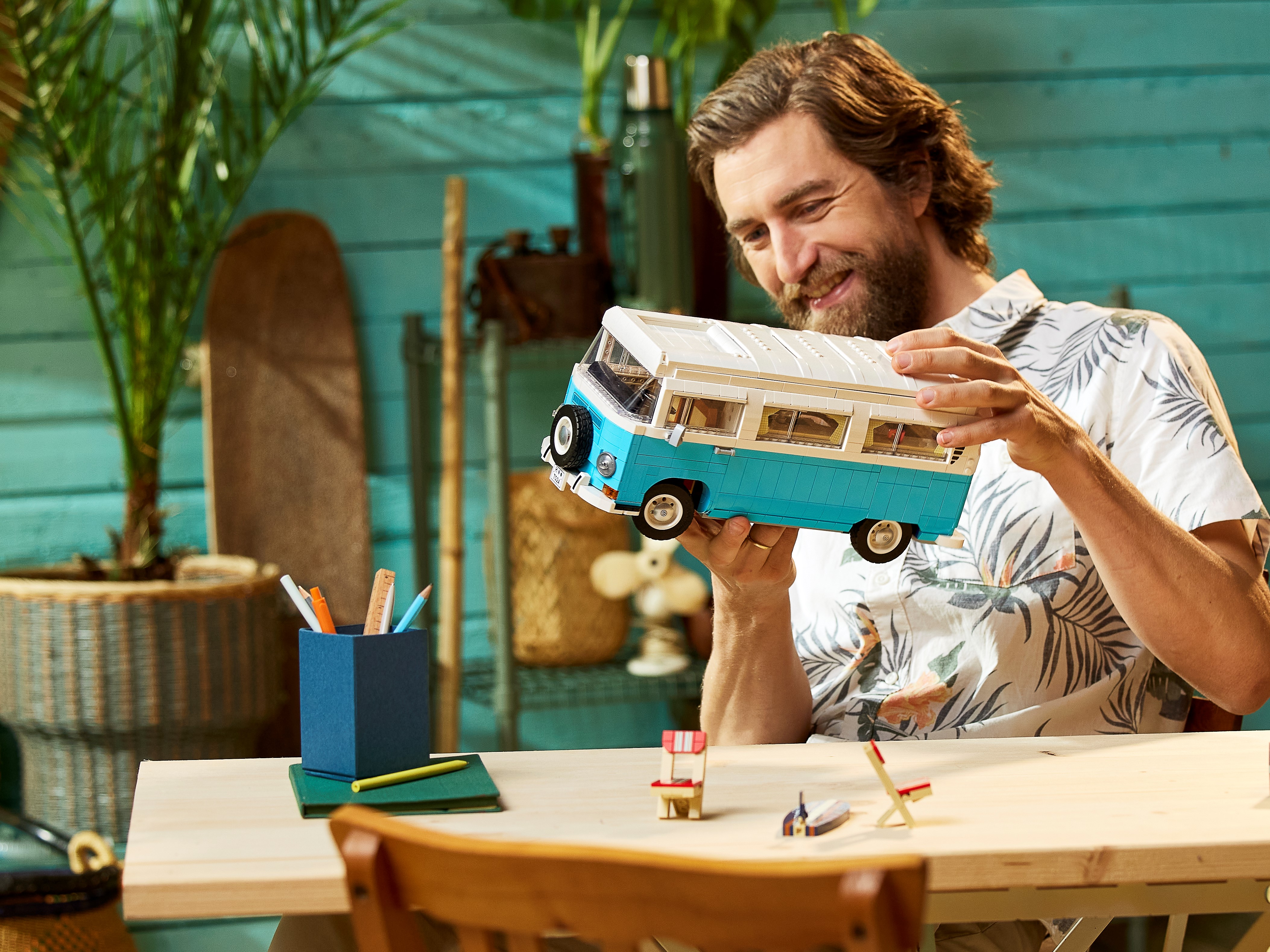 LEGO Creator Expert - Furgoneta de camping Volkswagen T2 10279 pukika.ro [28]