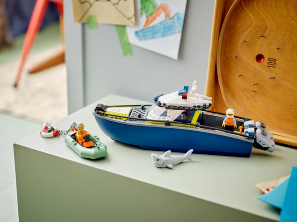 LEGO 60456 La course-poursuite en bateau de police — visuel 8 sur 8