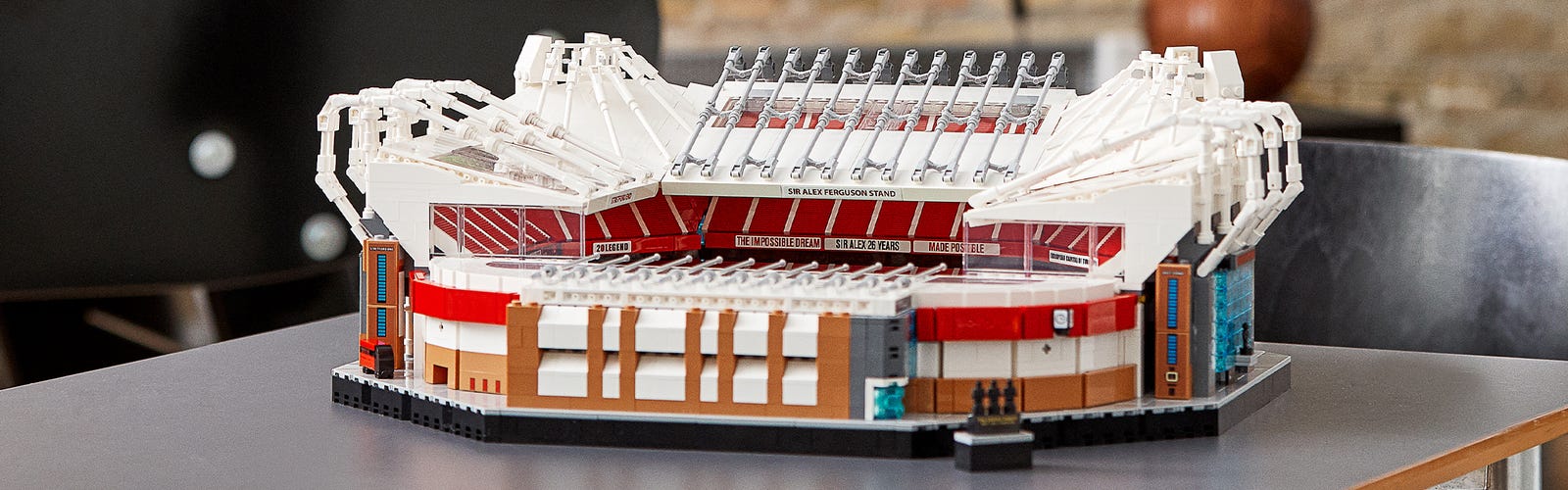 Punktlighed Turist Forvirrede Sådan lavede vi Manchester Uniteds stadion Old Trafford ud af LEGO® klodser  | Officiel LEGO Shop | Officiel LEGO® Shop DK
