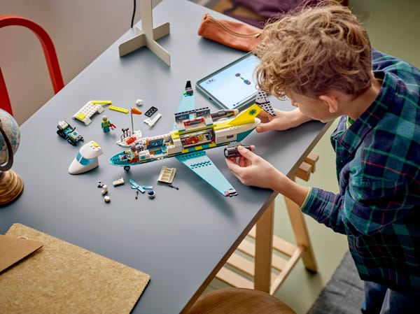 Emergency Air Ambulance Airplane - Image 12