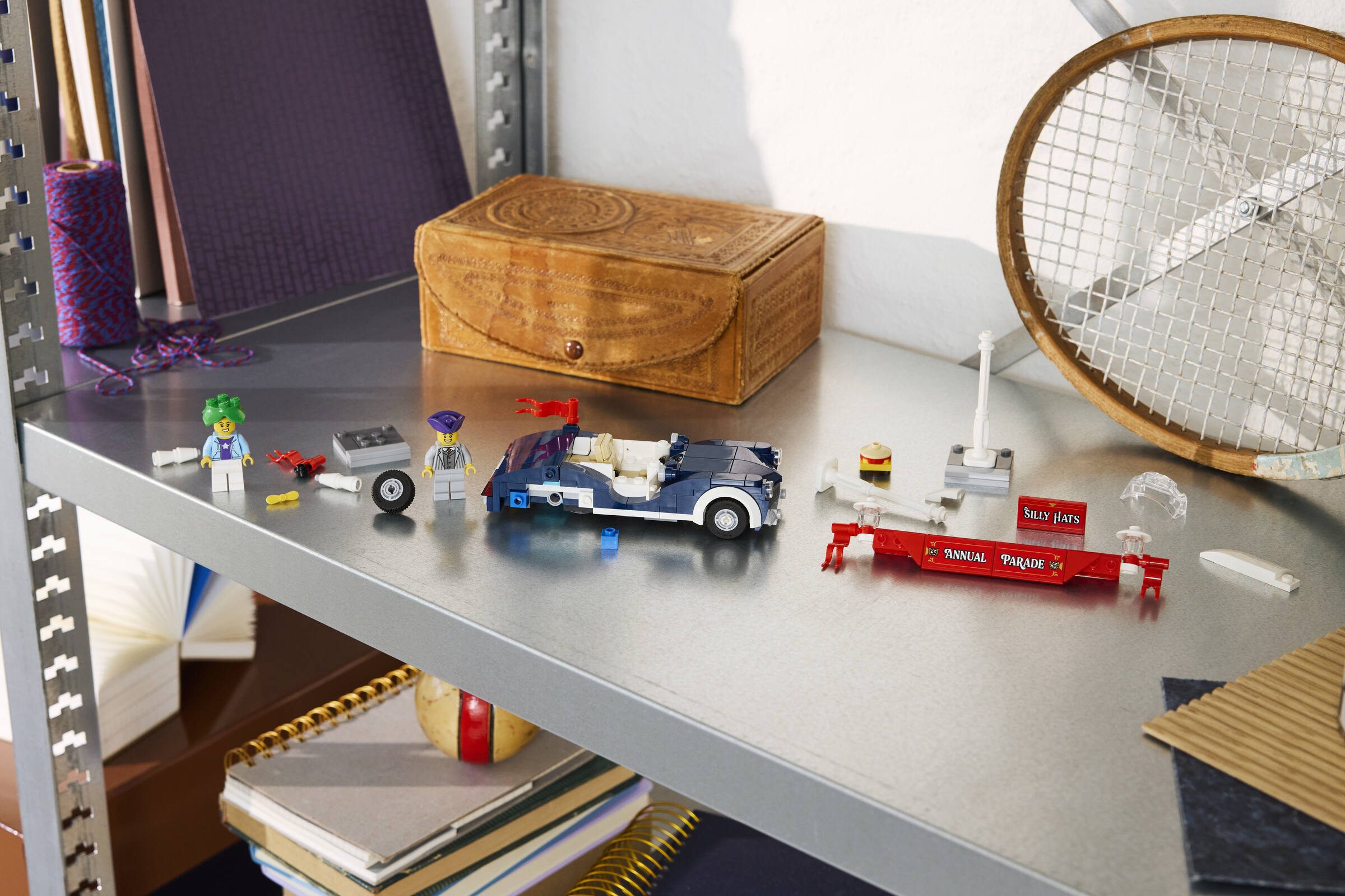 Vintage Parade Car 40913 | LEGO® Icons | Buy online at the