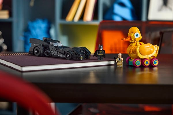 Batman Returns™ Batmobile™ & Duck - Image 12