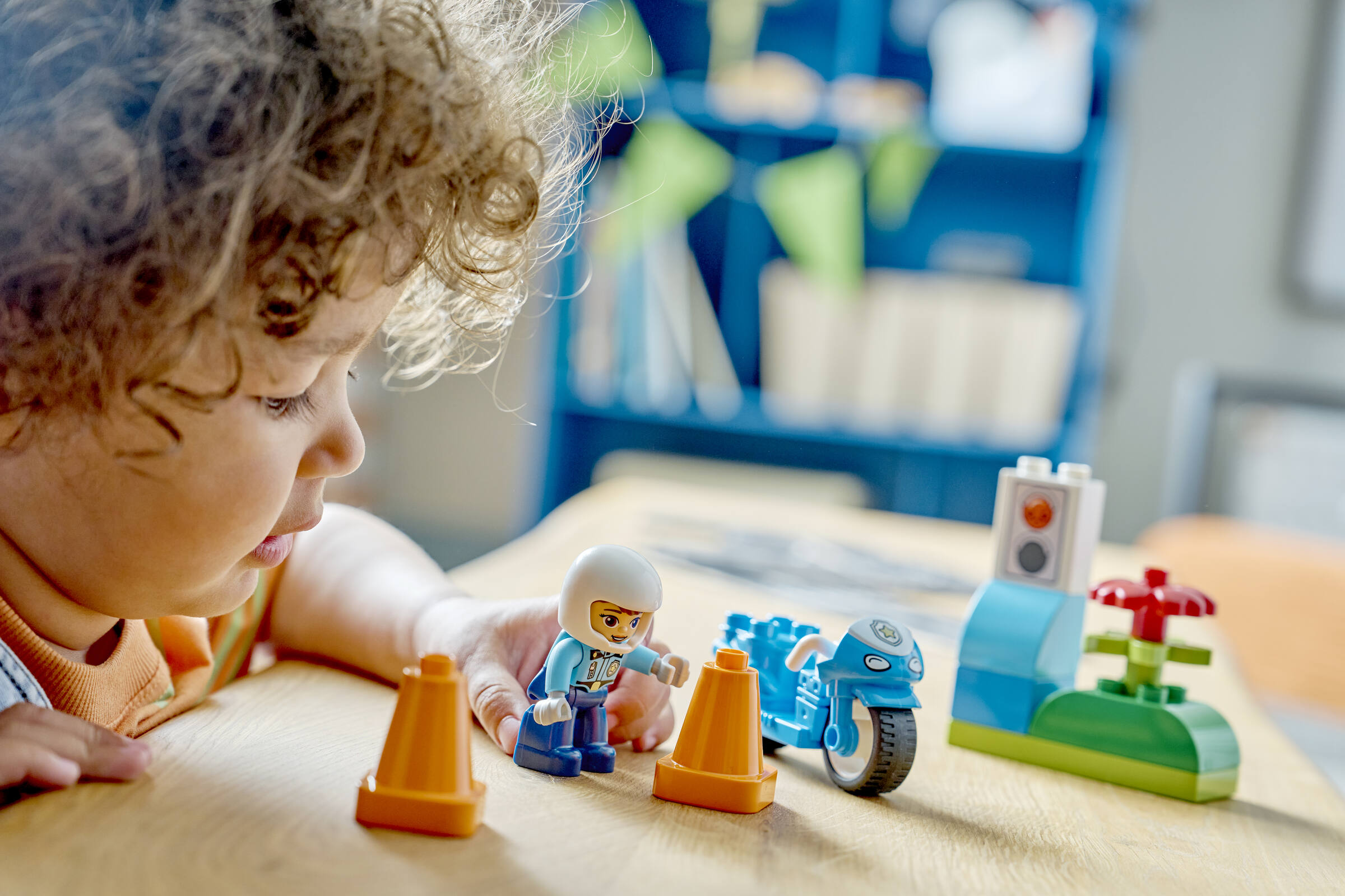 Blue Police Motorcycle 10471 | DUPLO® | Buy online at the Official