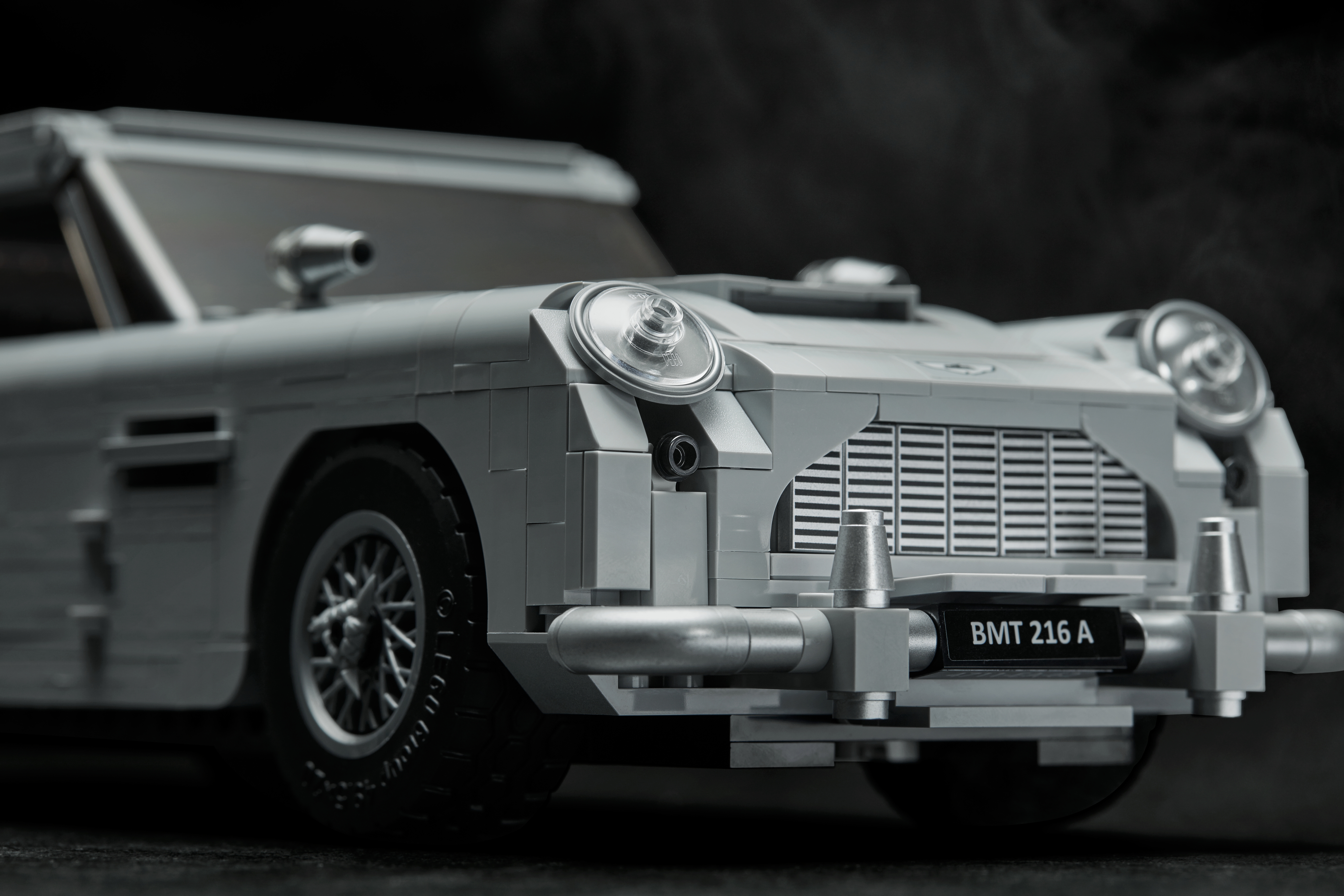 James Bond™ Aston Martin DB5 10262 | Creator | Buy online at the Official LEGO® Shop US