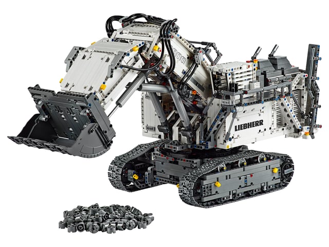 LEGO 42100 Liebherr R 9800 Excavator, official product image