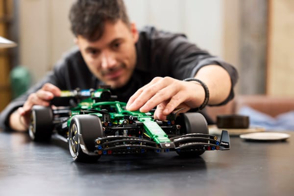 Aston Martin Aramco AMR25 F1® Car - Image 16