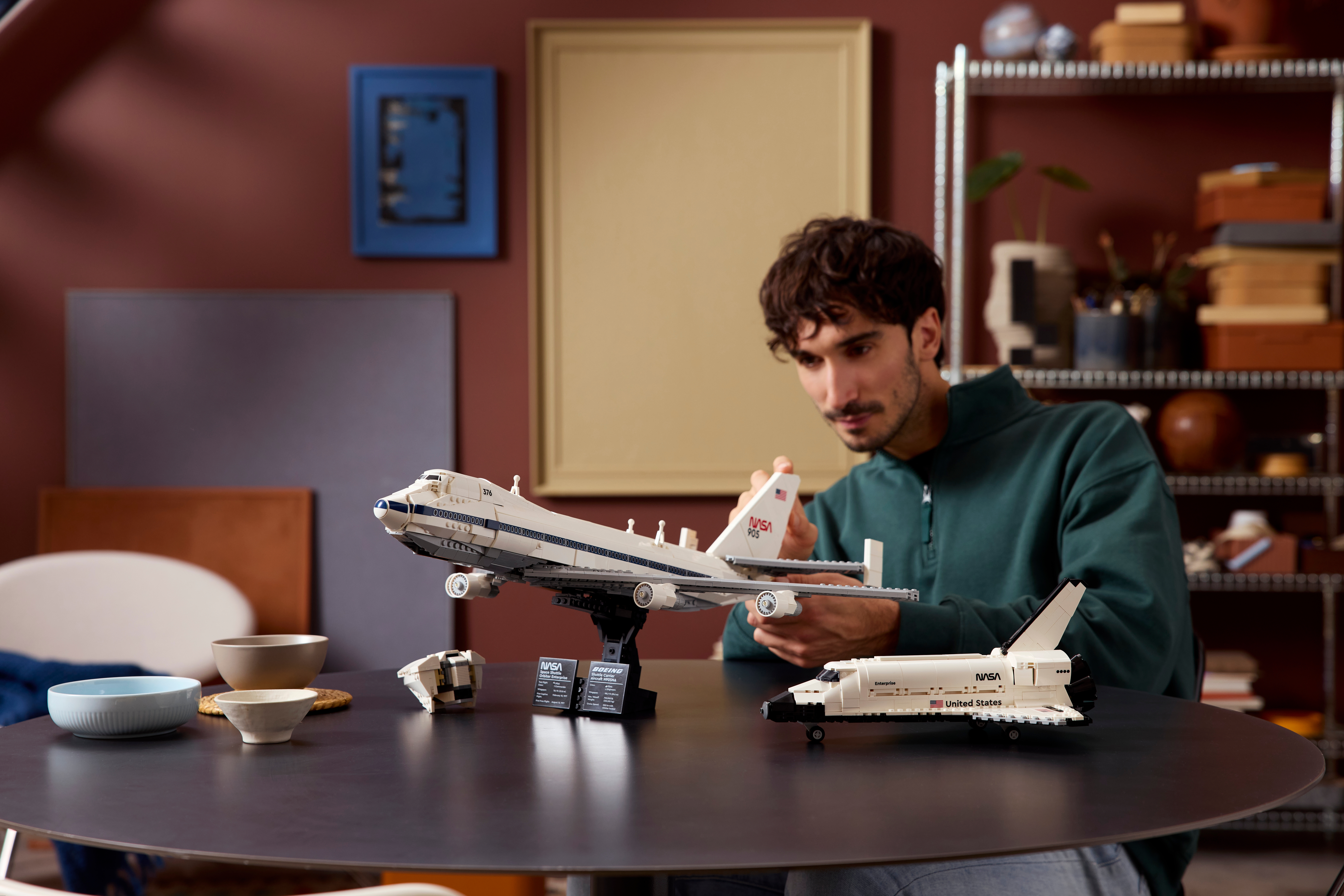 lrkthページです Shuttle Carrier Aircraft 10360 | LEGO® Icons | Buy online at the