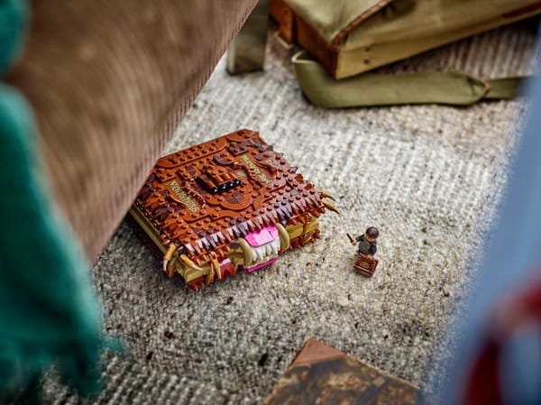 Chomping Monster Book of Monsters - Image 10