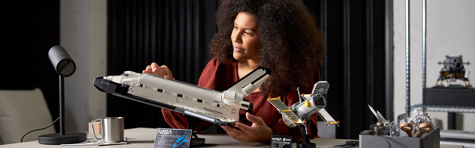 Lego launches epic 2,354-piece NASA Space Shuttle Discovery set - CNET