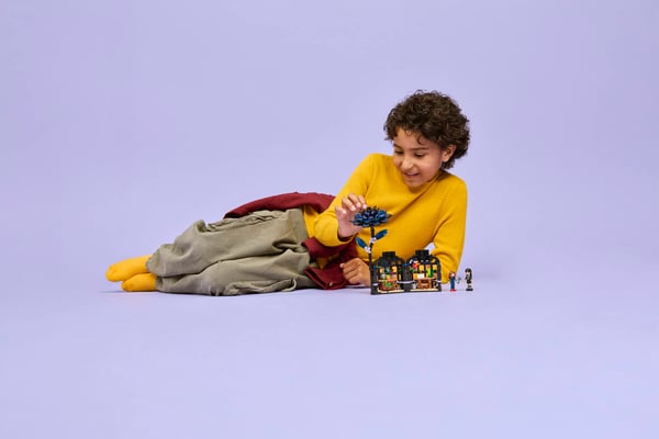 LEGO 76784 Le dahlia noir — visuel 8 sur 8
