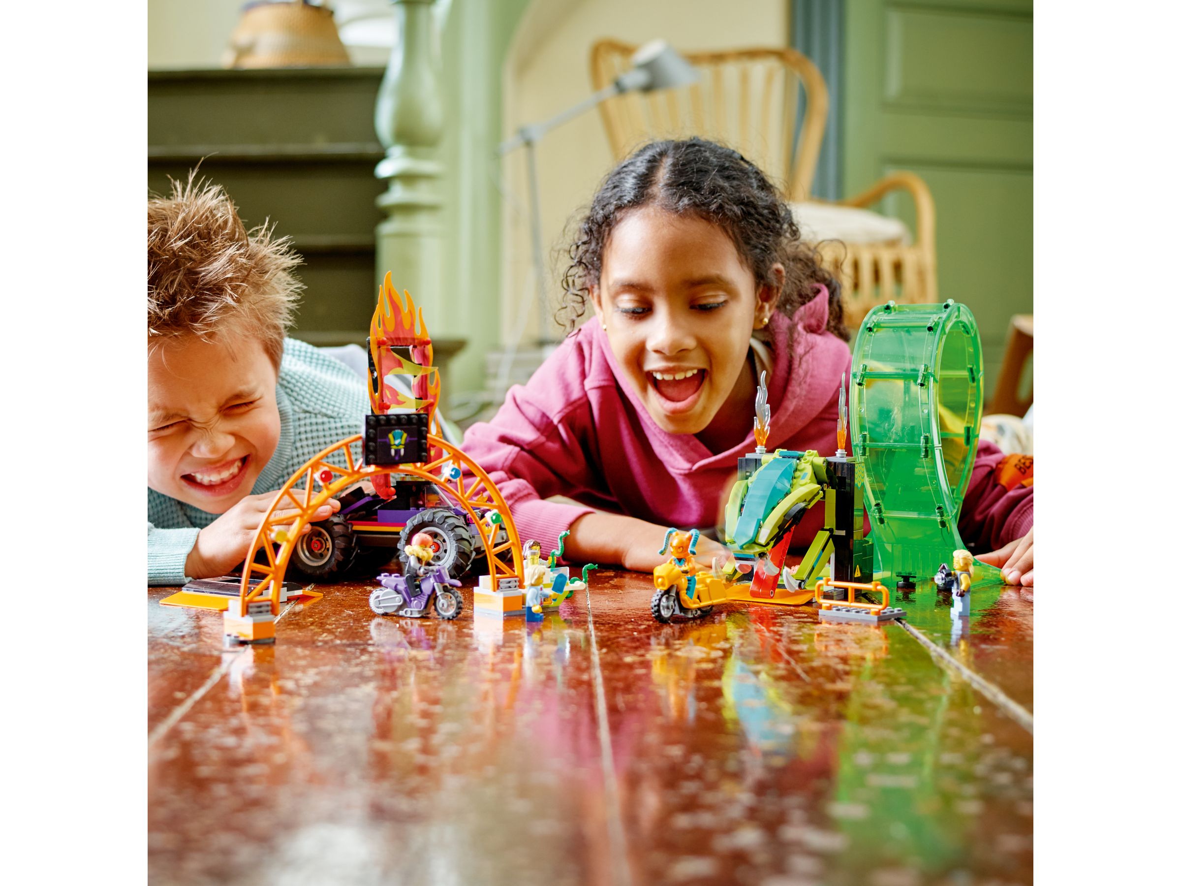 Double Loop Stunt Arena 60339 | City | Buy online at the Official