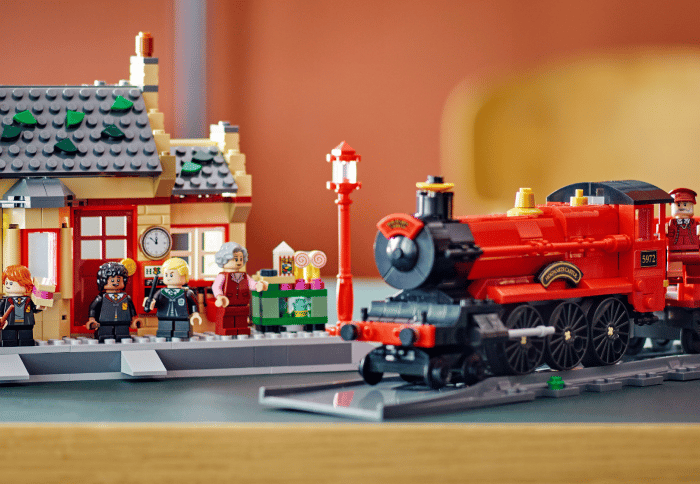 ホグワーツ特急で繰り広げられた名場面の数々 |レゴ®ショップ公式