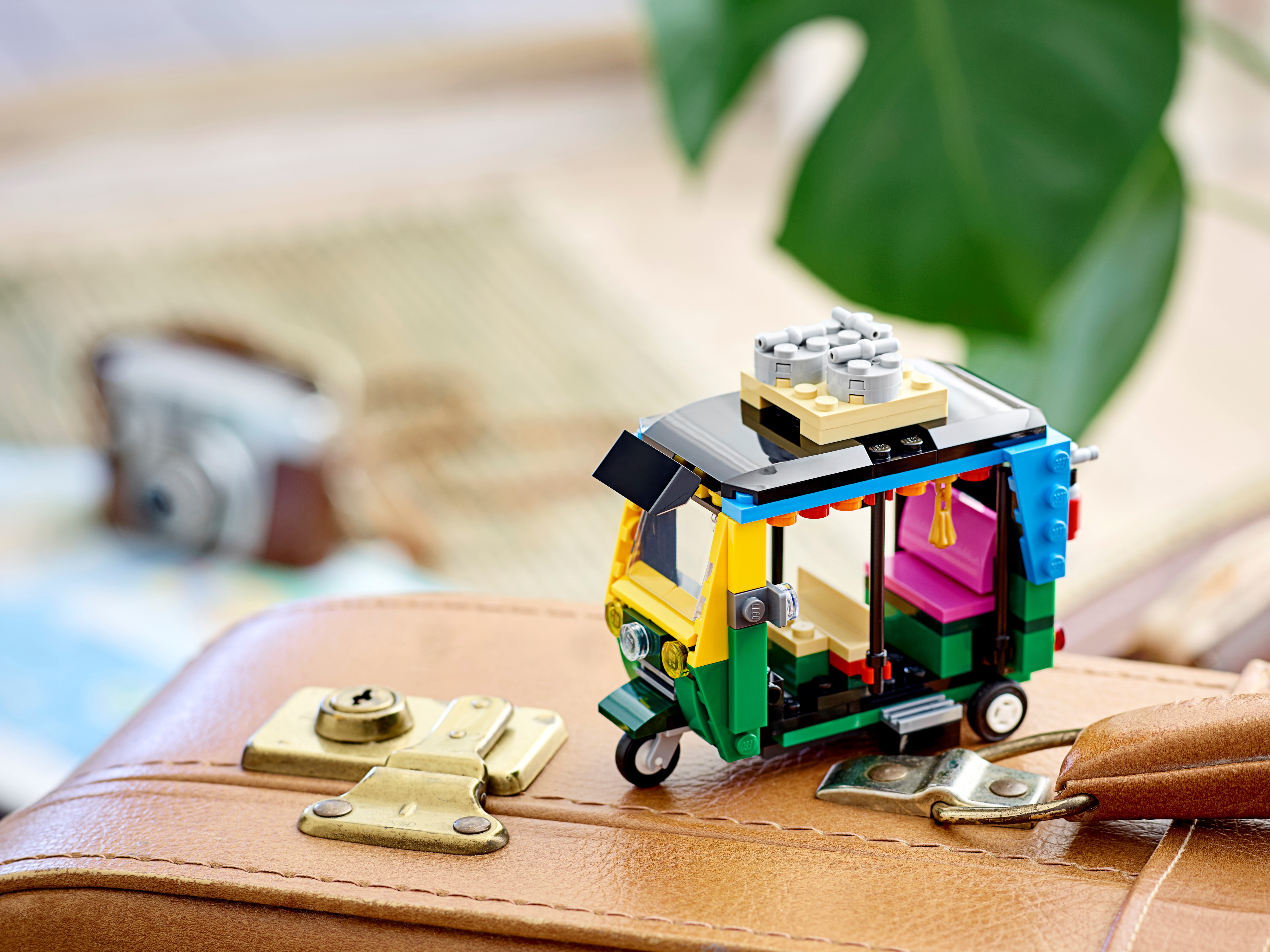 Tuk Tuk 40469 | Other | Buy online at the Official LEGO® Shop US