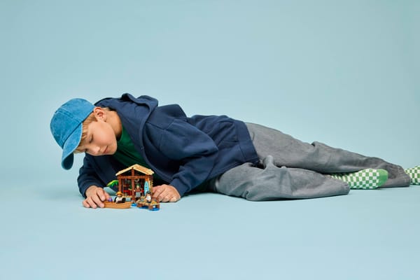 Windmill Village Hut - Image 8