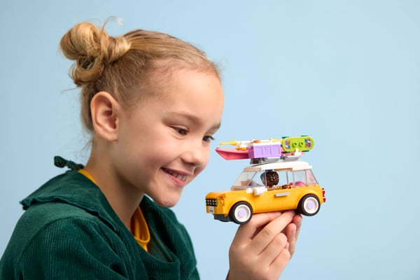 LEGO 42659 Voyage en voiture entre amies — visuel 8 sur 8