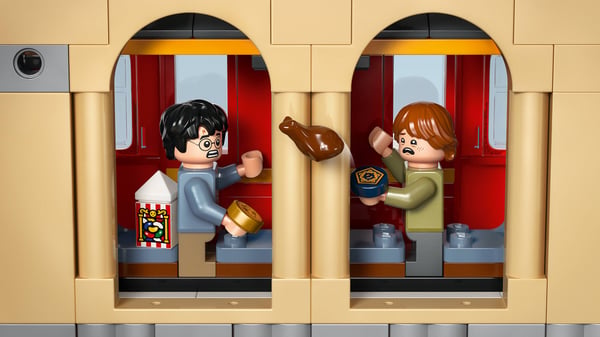LEGO 76450 Book nook : le Poudlard Express — visuel 7 sur 8
