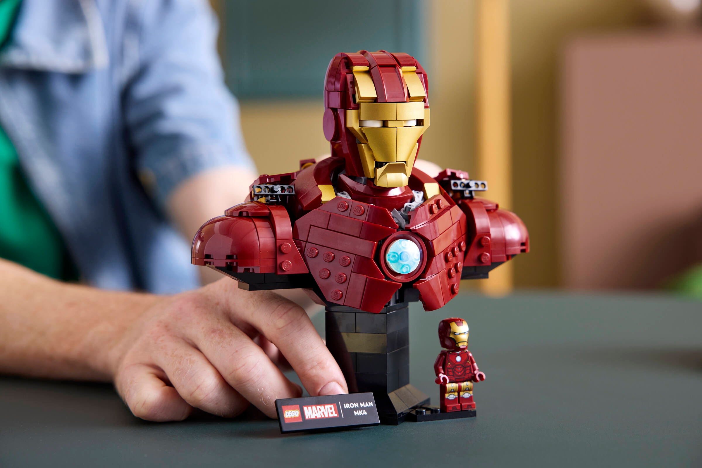 レゴ　アイアンマン　アート　LEGO Ironman : LEGO Marvel Avengers Iron Man Armory 76167 Building