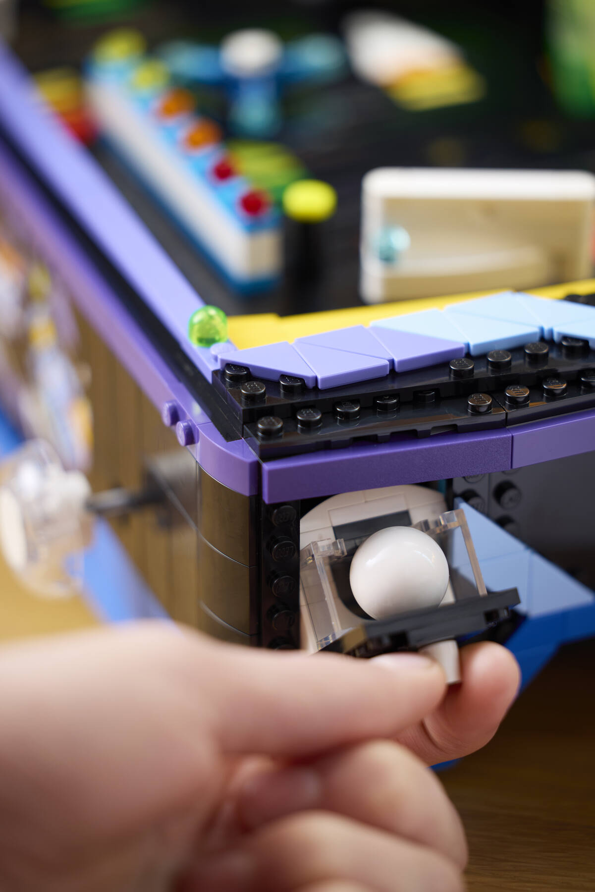 Arcade Pinball Machine 11374 | LEGO® Icons | Buy online at the