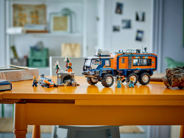 LEGO 60471 Le camion scientifique des explorateurs en Arctique — visuel 8 sur 8
