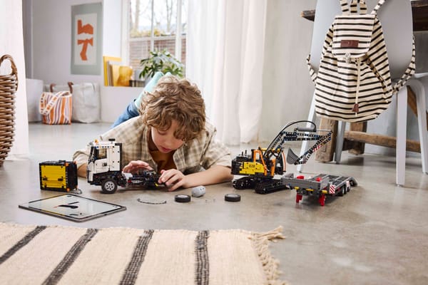 Volvo FMX Truck & EC230 Electric Excavator - Image 12