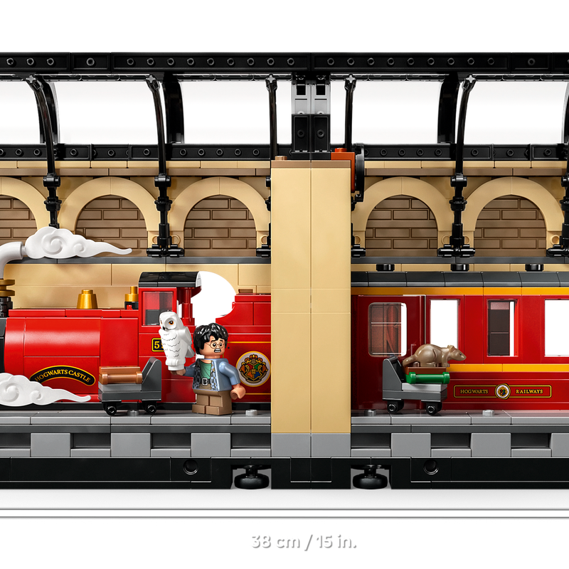Book Nook: Hogwarts™ Express 76450 | Harry Potter™ | Buy online at the Official LEGO® Shop US