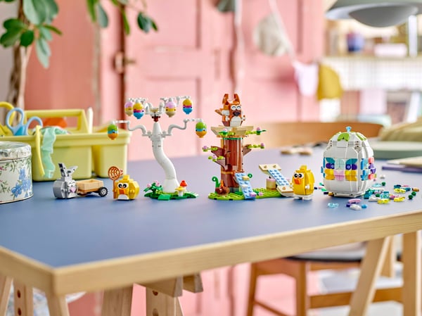 LEGO 40808 Le lapin de Pâques et la chasse aux œufs — visuel 7 sur 8