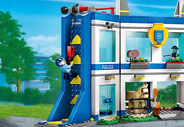 LEGO® 60372 Police Training Academy - ToyPro