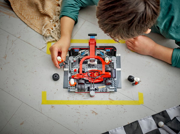 LEGO 60443 Arrêt au stand de F1® avec voiture Ferrari — visuel 8 sur 8