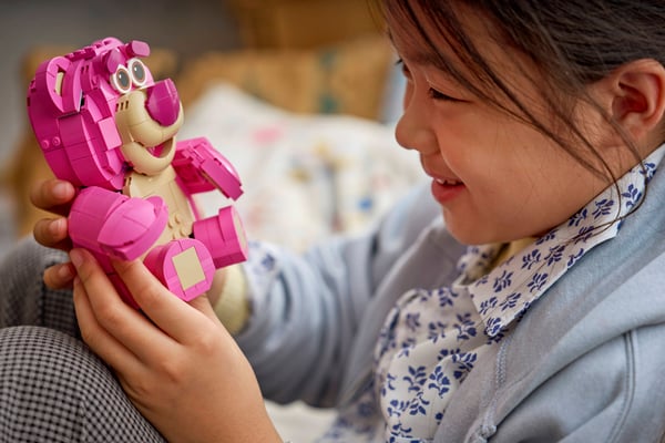 LEGO 43306 Lotso — visuel 7 sur 8