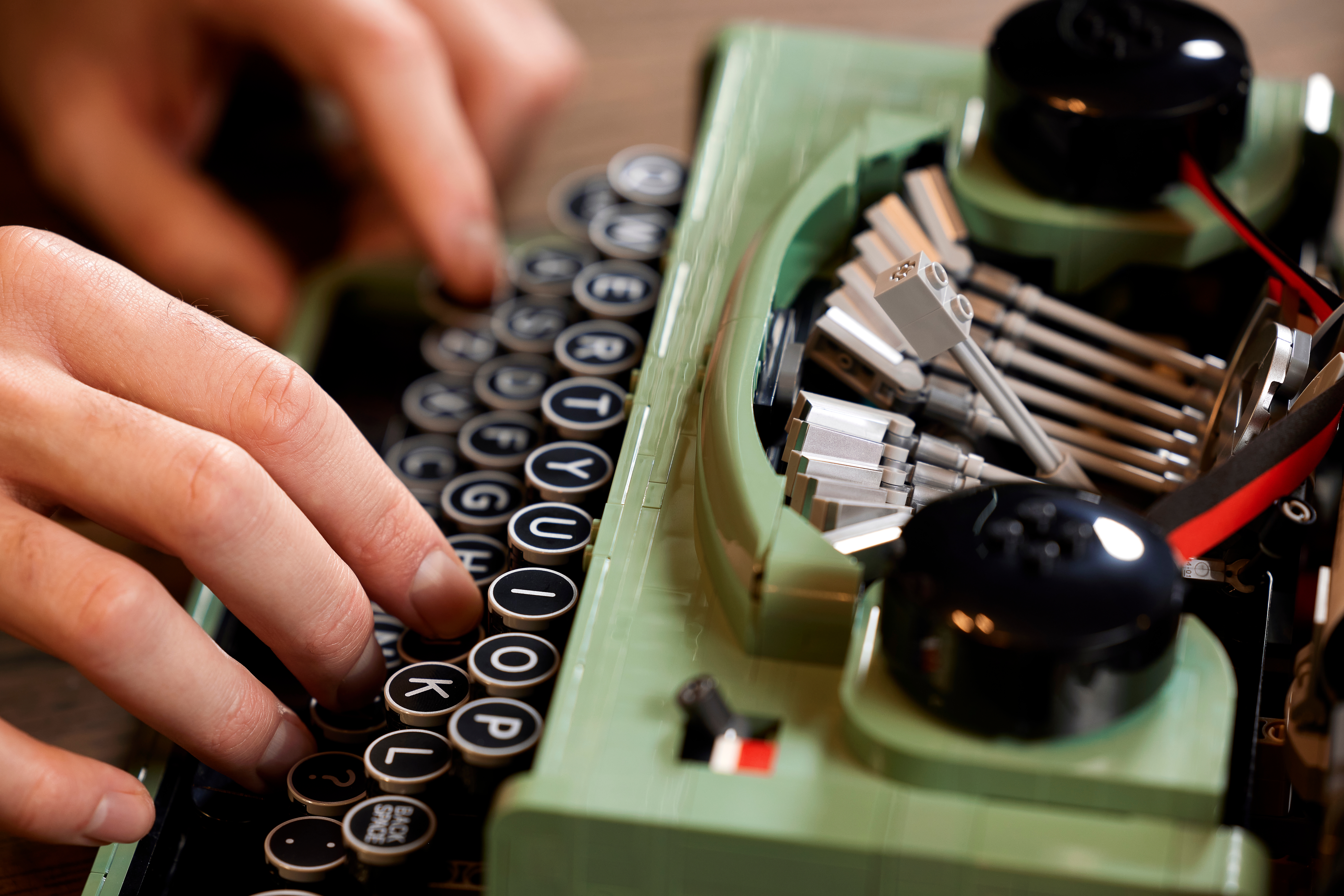 How to beat writer’s block with the new LEGO® Ideas Typewriter