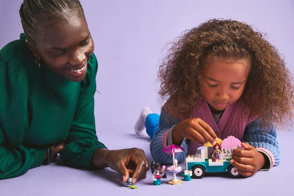 LEGO 42644 Le camion de glaces de Heartlake City — visuel 6 sur 8