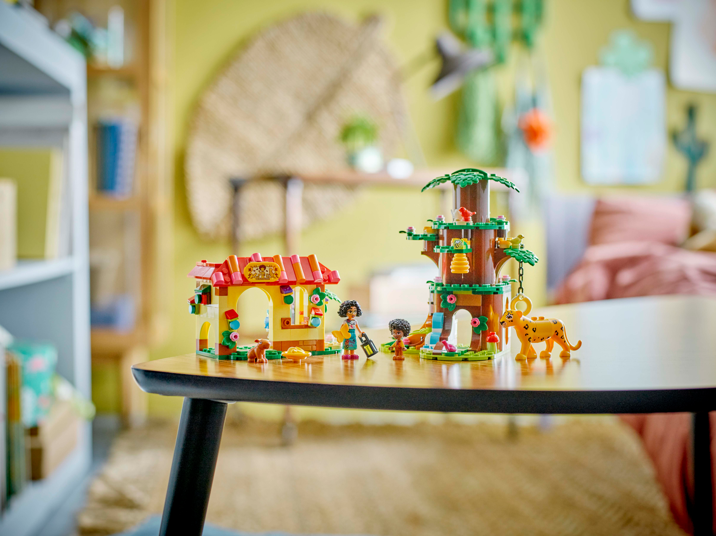 Antonio's Animal Sanctuary 43251 | Disney™ | Buy online at the