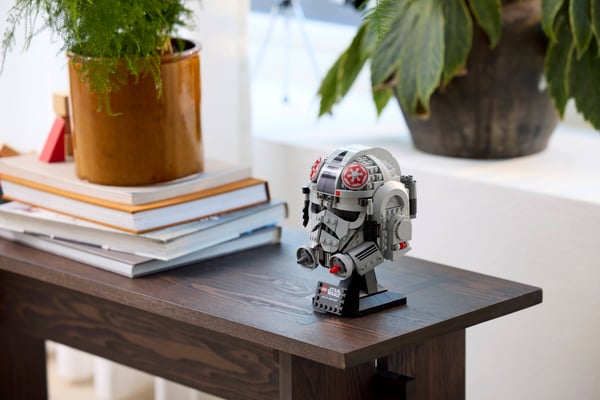 LEGO 75429 Le casque du pilote de AT-AT™ — visuel 6 sur 8