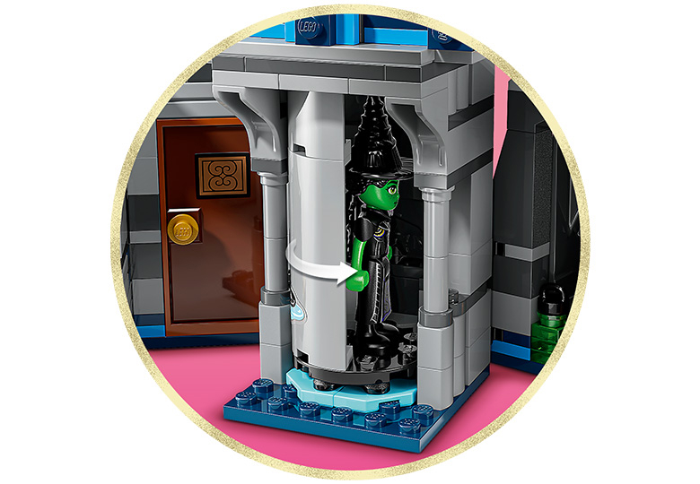 Emerald City & Kiamo Ko Castle 75689 | Wicked | Buy online at the