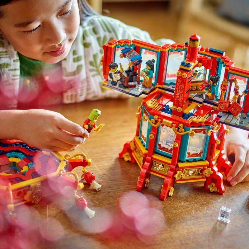 Trotting Lantern 80116 Other Buy online at the Official LEGO